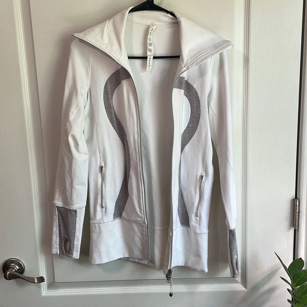 Lululemon P3 Zip Up Jacket - Picture 2 of 7